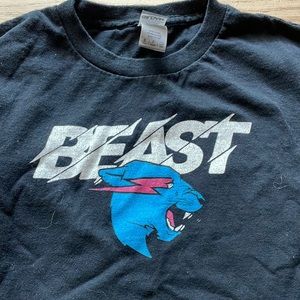 Small and medium black Mr Beast T-shirts